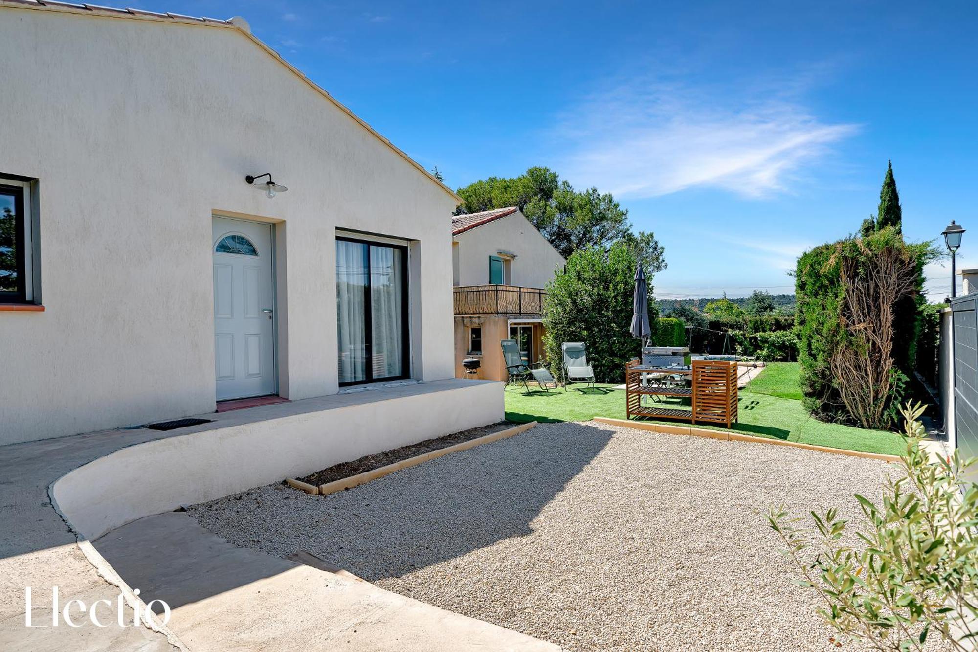 Villa Oliveda - Piscine & Salon Cinema Lourmarin Bagian luar foto
